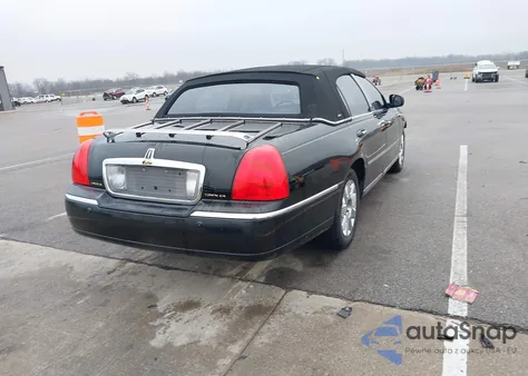 2003 Lincoln Town Car Cartier from USA, damaged, VIN 1LNHM83W53Y615425